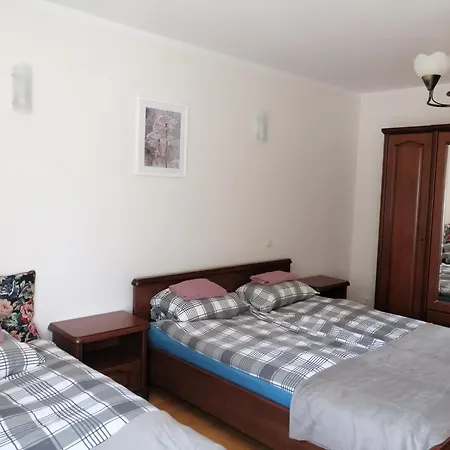 Nad Jeziorem Habitación en casa particular *